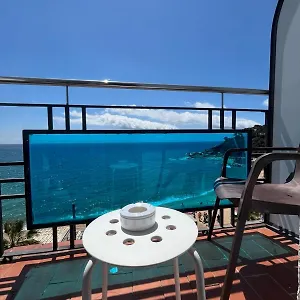 https://hostal-mozaik-playa.topcostabravahotels.com
